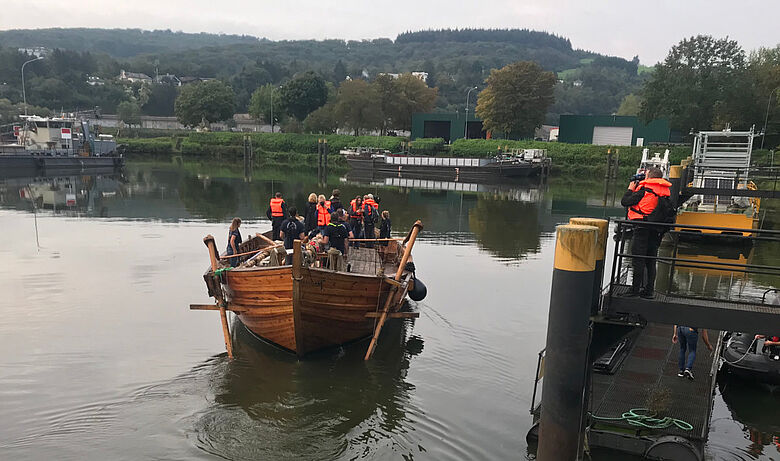 Die Bissula legt frühmorgens in Trier ab